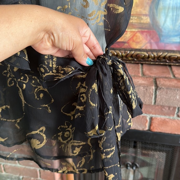 Lauren Ralph Lauren Black/Gold Sheer Wrap Women’s Blouse Size 10 - Picture 4 of 10
